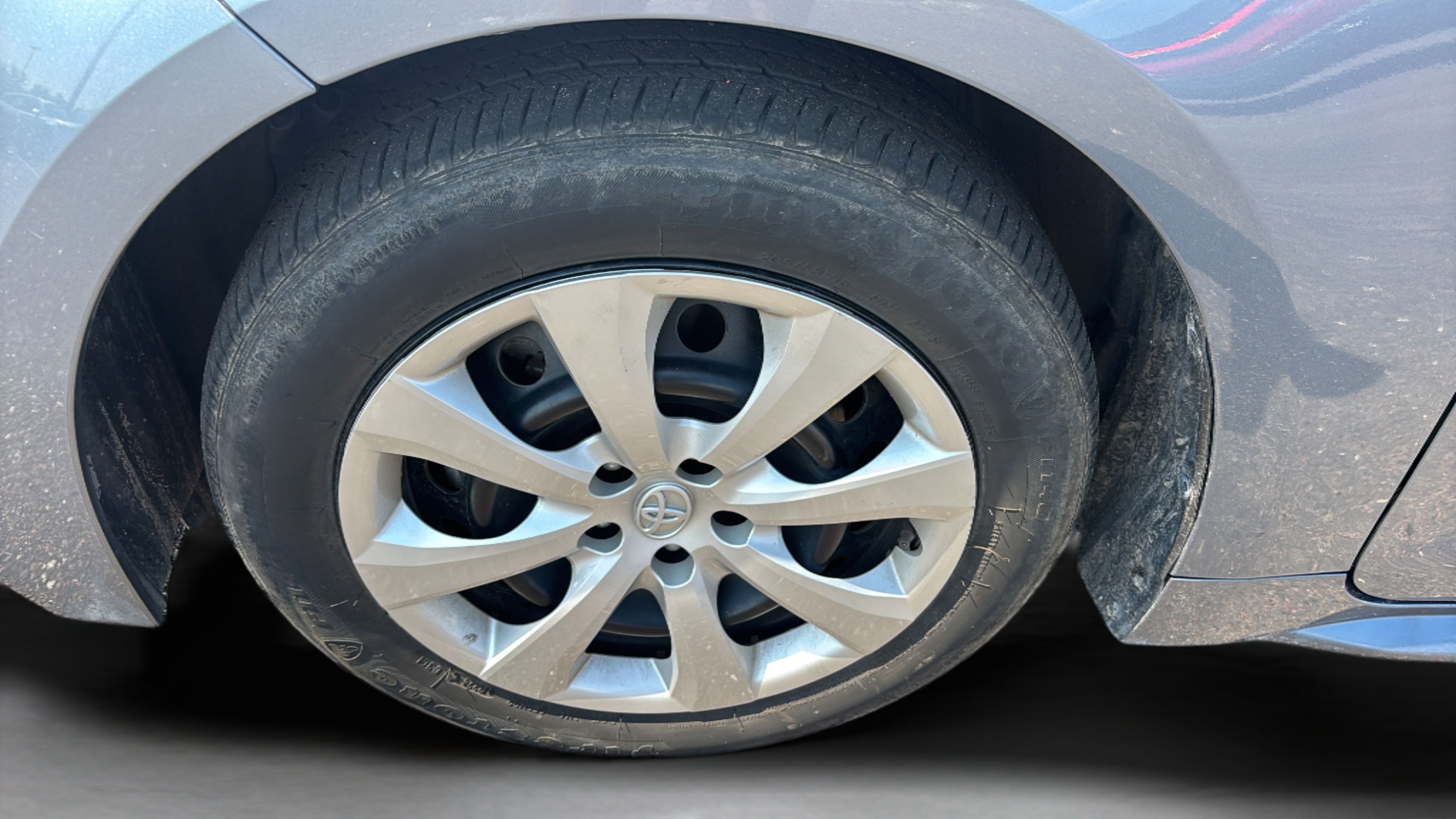 Used 2025 Toyota Corolla LE FWD image 29