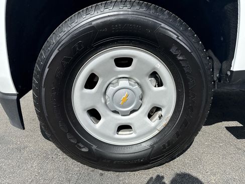 Used 2018 Chevrolet Colorado W/T w/ WT Convenience Package RWD image 9
