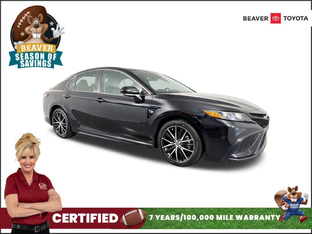 Used 2024 Toyota Camry SE w/ Cold Weather Package FWD image 1
