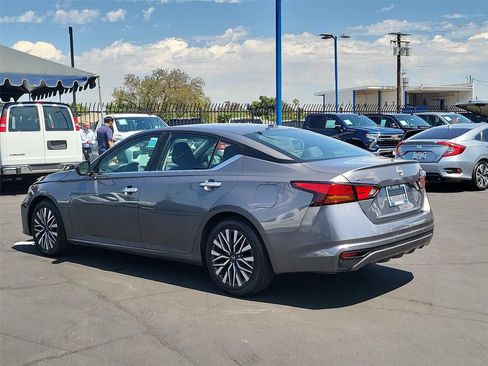 Used 2024 Nissan Altima 2.5 SV FWD image 31