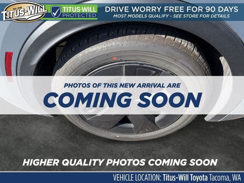 Used 2025 Toyota Prius LE FWD image 5