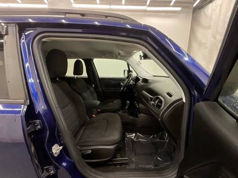 Used 2017 Jeep Renegade Altitude AWD/4WD image 23