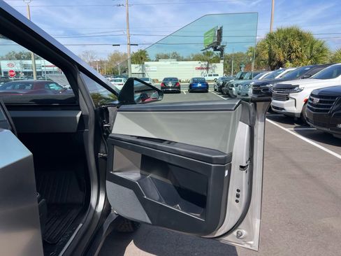 Used 2024 Tesla Cybertruck AWD Crew Cab image 48
