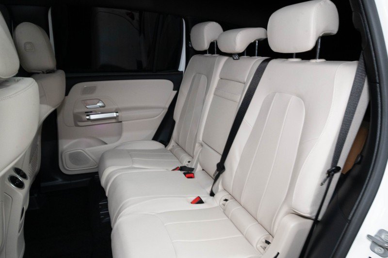 New 2026 Mercedes-Benz GLB 250 4MATIC image 15