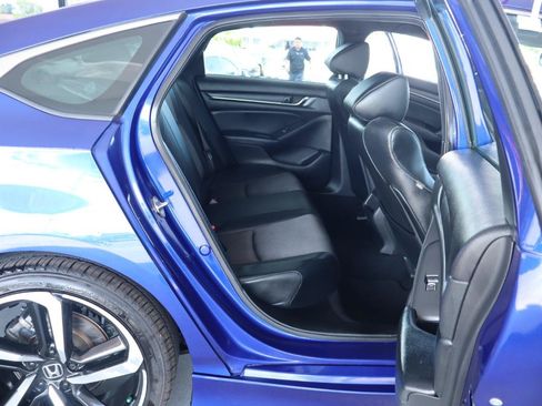 Used 2018 Honda Accord Sport image 32