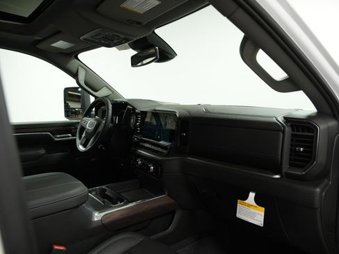 New 2026 GMC Sierra 2500 SLT w/ SLT Premium Package image 17