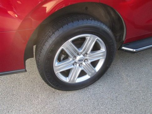 Used 2021 Ford Expedition XLT image 8