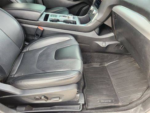 Used 2021 Ford Edge Titanium w/ Equipment Group 301A image 14