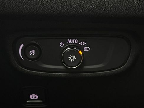 Used 2024 GMC Terrain SLE FWD image 20