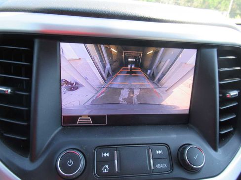 Used 2020 GMC Acadia SLT w/ LPO, Floor Liner Package image 29