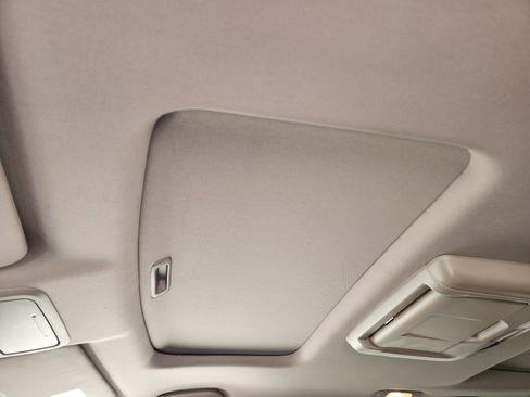Used 2018 Honda Pilot Elite image 32