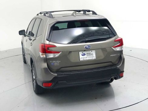 Used 2019 Subaru Forester Premium image 8