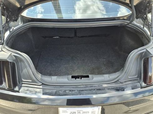 Used 2015 Ford Mustang Coupe RWD image 9