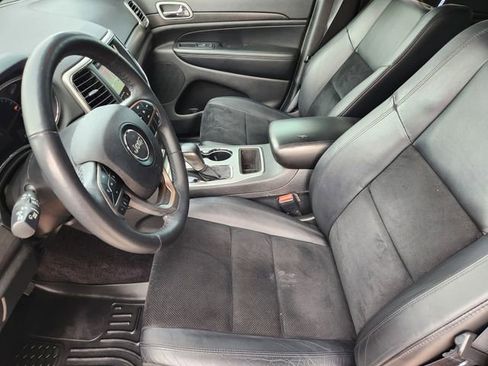 Used 2018 Jeep Grand Cherokee Altitude image 12