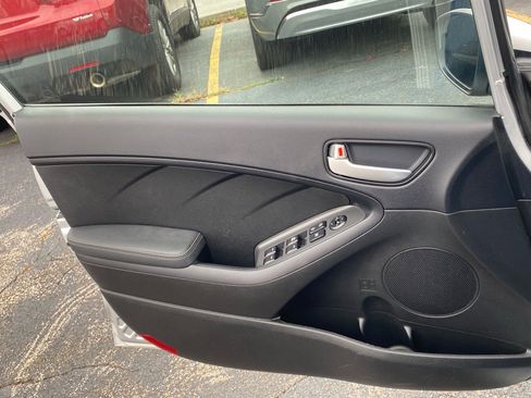 Used 2018 Kia Forte LX w/ LX Rear Camera Package image 19