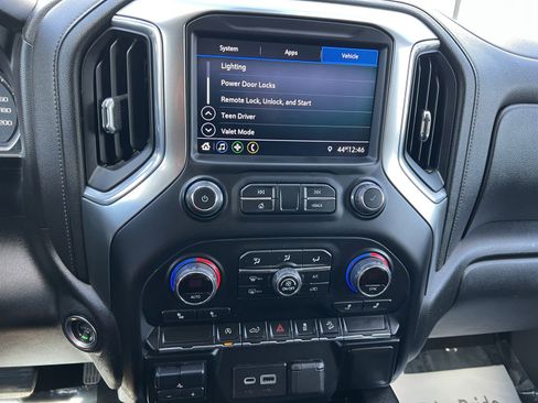 Used 2021 Chevrolet Silverado 1500 LT Trail Boss w/ Bed Protection Package AWD/4WD image 22