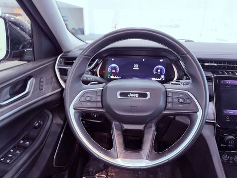 Used 2022 Jeep Grand Cherokee L Limited w/ Luxury Tech Group II image 22