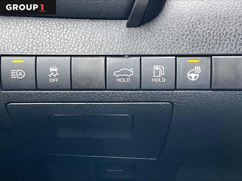 Certified 2022 Toyota Camry SE image 34