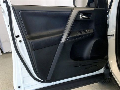 Used 2017 Toyota RAV4 XLE image 25