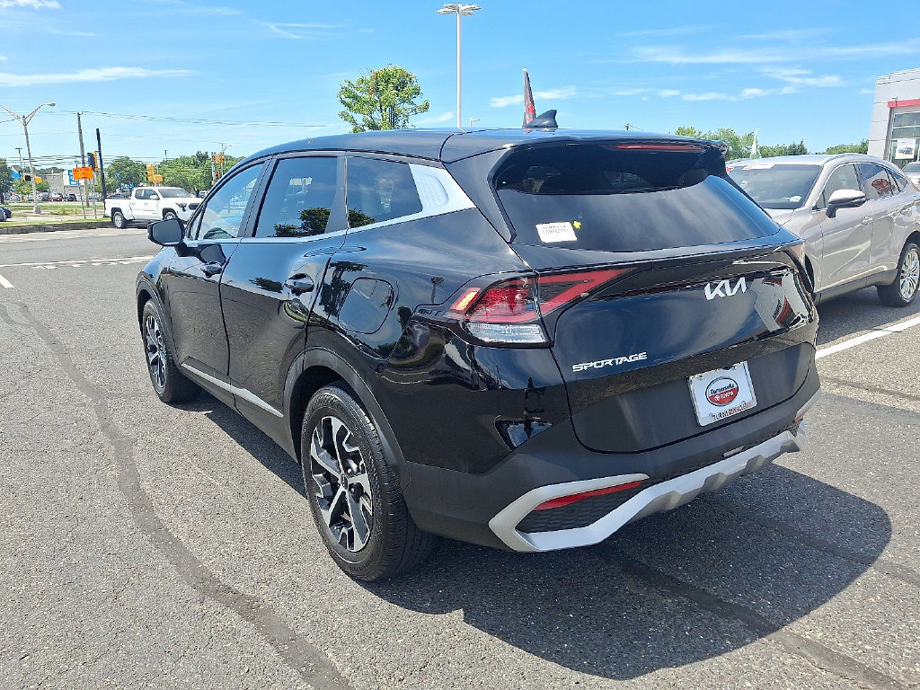 Used 2023 Kia Sportage EX FWD image 4