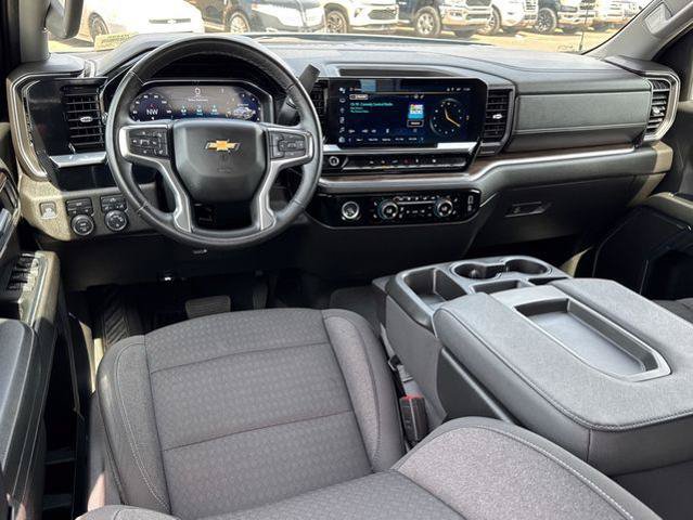 Used 2024 Chevrolet Silverado 1500 LT AWD/4WD image 6