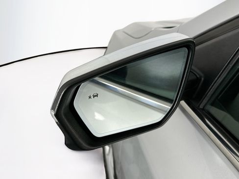 Used 2019 Chevrolet Equinox Premier FWD image 16