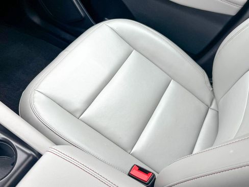 Certified 2025 Ford Explorer Active w/ Active Comfort Package image 37