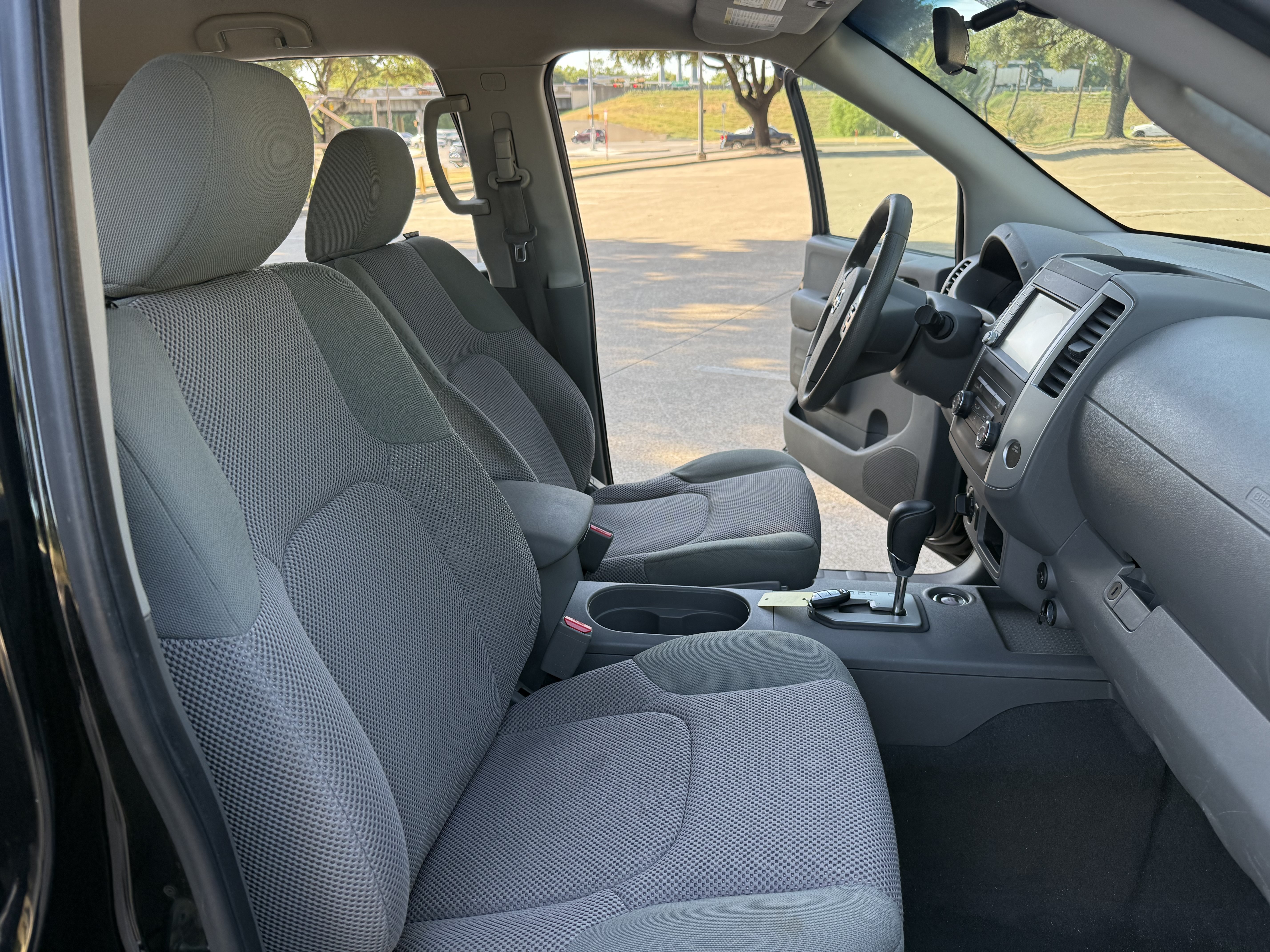 Used 2020 Nissan Frontier SV w/ SV Utility Package AWD/4WD image 10