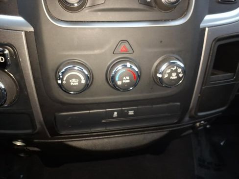 Used 2022 RAM 1500 Classic SLT image 21