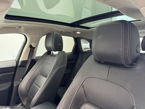 Used 2019 Jaguar F-PACE R-Sport image 5