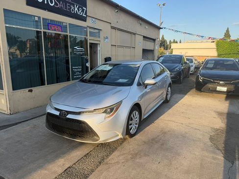 Used 2022 Toyota Corolla LE w/ Carpet Mat Package (TMS) FWD image 5