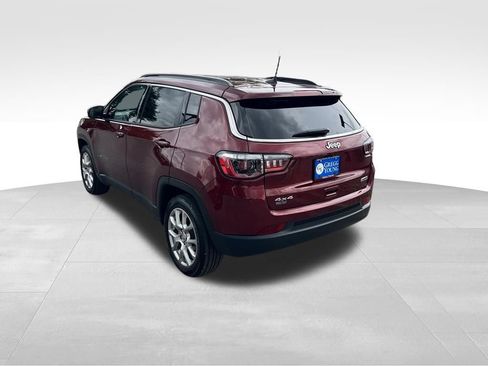Used 2022 Jeep Compass Latitude AWD/4WD image 4