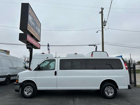 Used 2020 Chevrolet Express 3500 LT w/ LT Preferred Equipment Group image 4