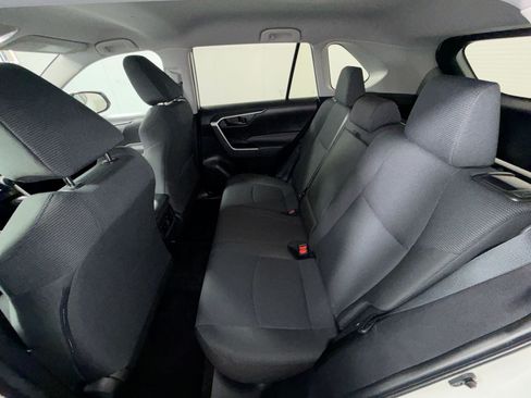 Used 2022 Toyota RAV4 LE AWD/4WD image 23