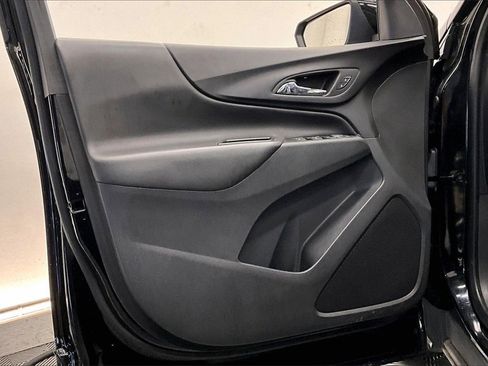 Used 2023 Chevrolet Equinox LT image 24