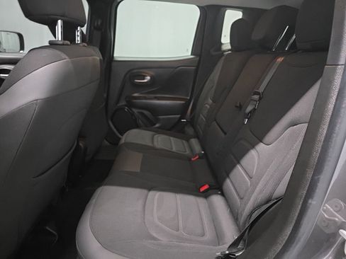 Used 2016 Jeep Renegade Latitude AWD/4WD image 9