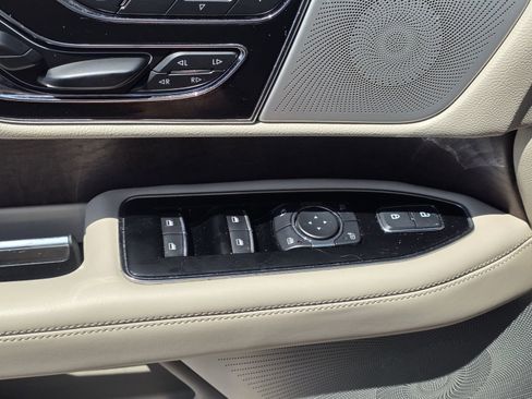 Used 2019 Lincoln Navigator L Reserve AWD/4WD image 12