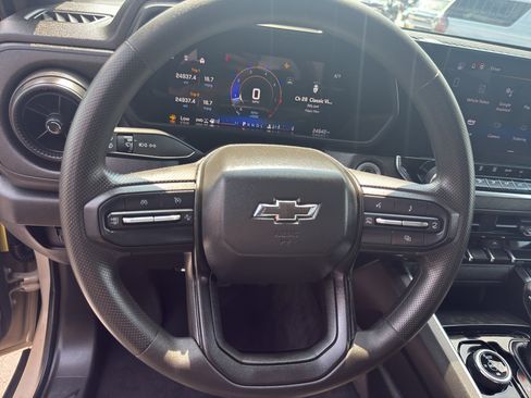 Used 2024 Chevrolet Colorado Trail Boss w/ LPO, Dark Essentials Package AWD/4WD image 17