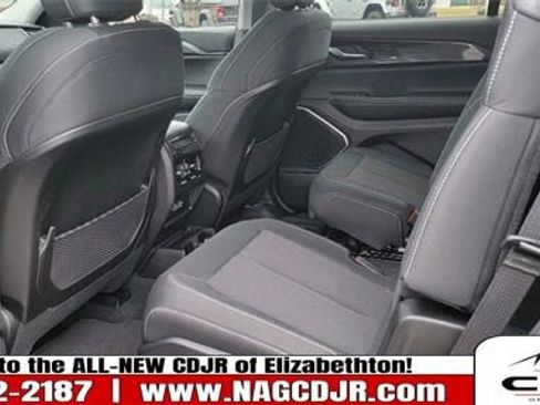 New 2022 Jeep Grand Cherokee L Laredo w/ Luxury Tech Group I image 16