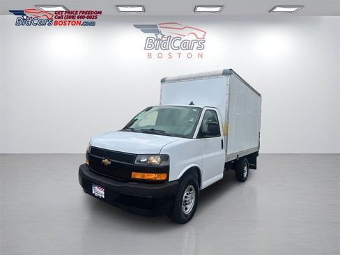 Used 2021 Chevrolet Express 3500 image 1