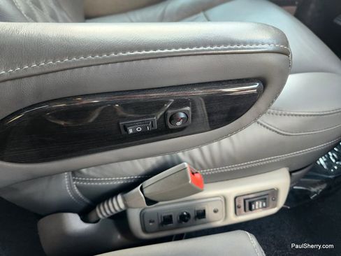 Used 2024 Chevrolet Express 2500 image 37