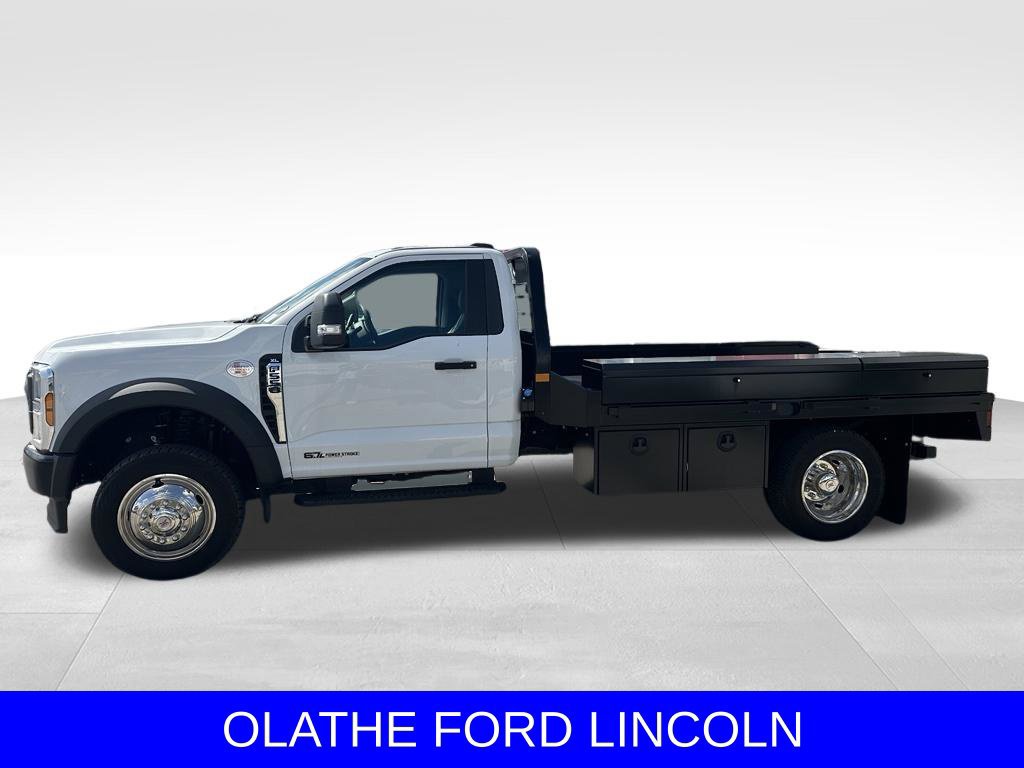 New 2025 Ford F550 4x4 Regular Cab Super Duty image 3