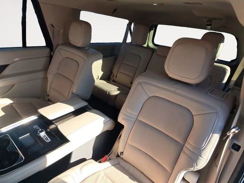 Used 2020 Lincoln Navigator L Reserve w/ Luxury Package AWD/4WD image 13