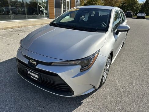 Used 2023 Toyota Corolla LE image 4