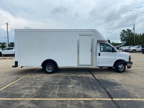 New 2024 GMC Savana 3500 Extended w/ Power Convenience Package image 8