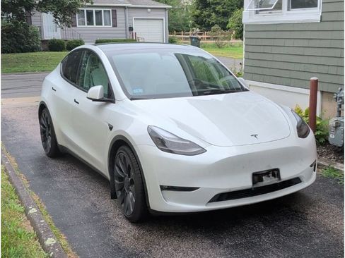 Used 2023 Tesla Model Y Performance AWD/4WD image 2