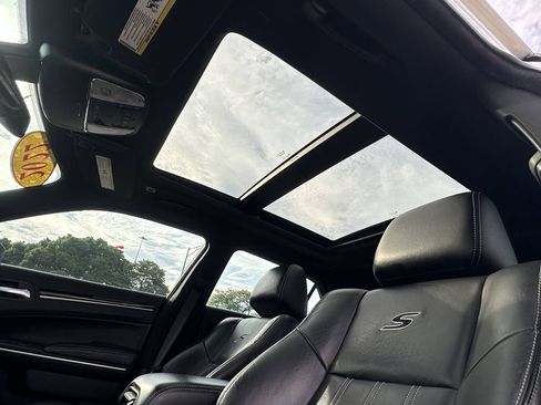 Used 2022 Chrysler 300 S RWD image 23