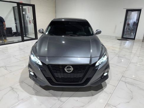 Used 2022 Nissan Altima 2.5 SR w/ Midnight Edition Package FWD image 2