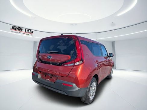 Used 2021 Kia Soul LX image 3