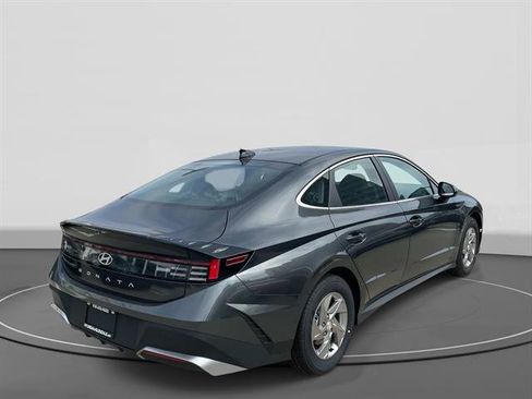 New 2026 Hyundai Sonata SE FWD image 4